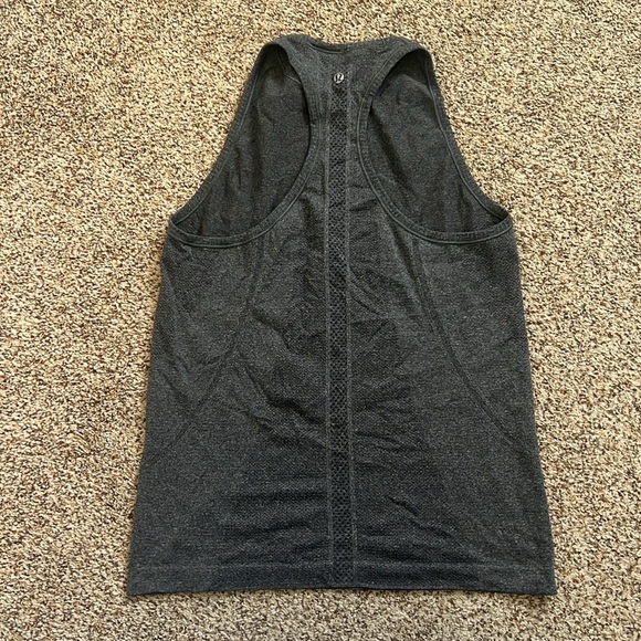 Lululemon Razorback Tank - Picture 2 of 2